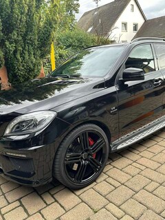 Bild des Angebotes Mercedes-Benz ML 63 AMG ML 63 AMG 4Matic AMG SPEEDSHIFT 7G-TRONIC AMG Perf