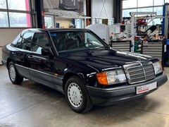 Bild des Angebotes Mercedes-Benz 230 E Aut.,1.Hand,Erstlack rundum, Nichtraucher