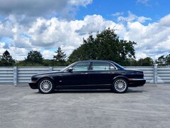 Bild des Angebotes Jaguar XJ 8 4.2 Sovereign LWB - über 22.000 € RGs