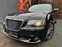 Bild des Angebotes Chrysler 300C #JOHN-VARVATOS#ALLRAD#5.6L#PANO#LEDER#BEATS