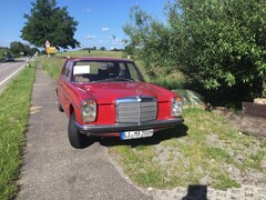 Bild des Angebotes Mercedes-Benz 200 /8 W123