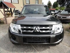 Bild des Angebotes Mitsubishi Pajero 3.2 DI-D 200PS 7 Sitze+5 türig+AHK