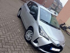 Bild des Angebotes Toyota Auris 1.8 VVT-i Hybrid Automatik Touring Sports Edition