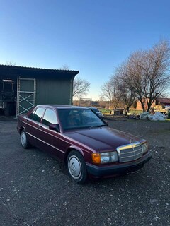 Bild des Angebotes Mercedes-Benz 190 Avantgarde rosso W201 Sondermodell TÜV NEU