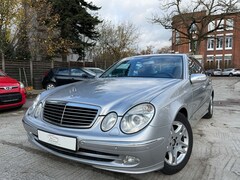 Bild des Angebotes Mercedes-Benz E 240 E 240 Lim Avantgarde Automatik*Navi*PDC*LMF*Tüv