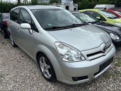 Bild des Angebotes Toyota Corolla Verso 2.2-l-D-CAT *7-SITZE*