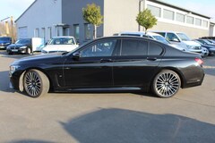 Bild des Angebotes BMW 750 i xDrive M Sportpaket +Night Vi.+HUD+21Z.+Standh.,