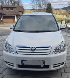 Bild des Angebotes Toyota Avensis Verso 2.0