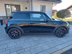 Bild des Angebotes MINI Cooper SE Classic Trim 18"-Alu, Navi, Black-Paket