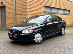 Bild des Angebotes Volvo S40 Lim. 2.0 D/1.HA/AUTOMATIK/XENON/PDC/SHZ/8XBE