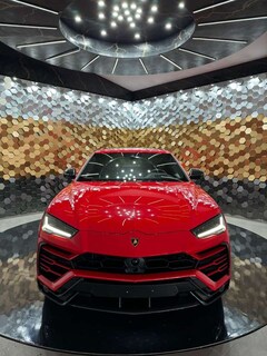 Bild des Angebotes Lamborghini Urus *Carbon*4-Sitzer*Akrapovic*Pano*B&O*