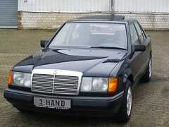 Bild des Angebotes Mercedes-Benz 230 E W124 Limo. E-SSD 1.Hand 100.000km Oldtimer