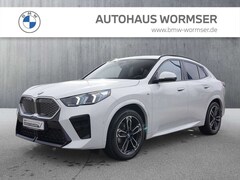 Bild des Angebotes BMW iX2 eDrive20 M Sportpaket HK HiFi DAB LED AHK